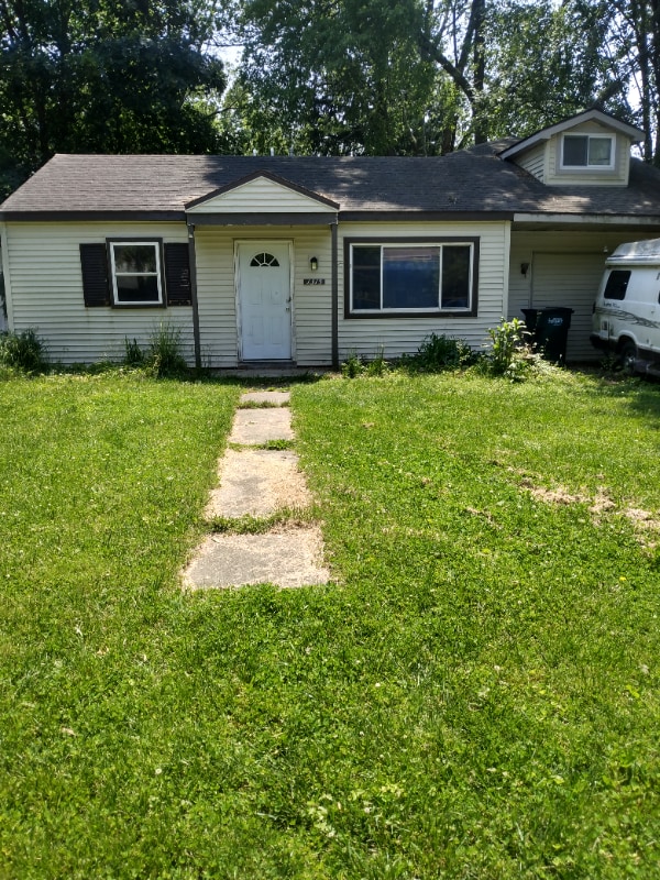 property at 1315 Warwick Dr