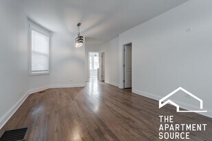 2315 N Rockwell St, Unit 2 in Chicago, IL - Building Photo