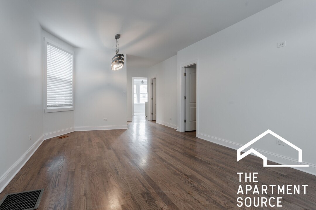 2315 N Rockwell St, Unit 2 in Chicago, IL - Foto de edificio