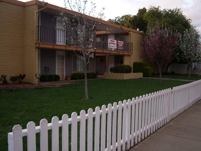 Wonderland Apartments in Marysville, CA - Building Photo - Building Photo