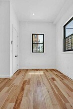 791 Onderdonk Ave, Unit 1R in Queens, NY - Building Photo - Building Photo