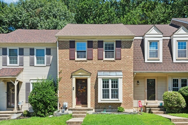 property at 805 Stockbridge Dr