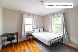Room in Shared 4 bed/1 bath home in Somerville, MA - Building Photo