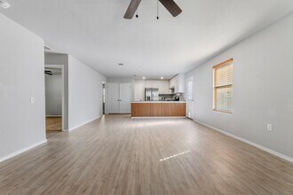 7238 Rosada Way in San Antonio, TX - Building Photo - Building Photo