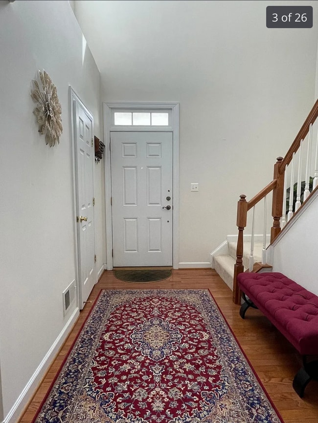 8162 Gilroy Dr in Lorton, VA - Building Photo - Building Photo