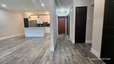 8717 Watson Rd in Webster Groves, MO - Building Photo - Building Photo