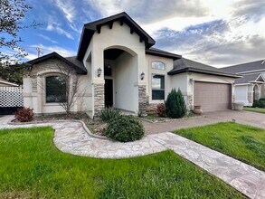 7227 Sylvia Plath Dr in Laredo, TX - Building Photo - Building Photo