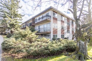 2336 Grandview Hwy S in Vancouver, BC - Building Photo