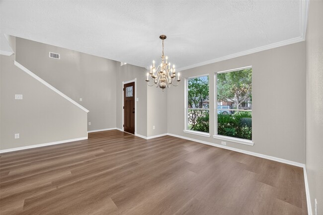 property at 1826 Oak Valley Dr