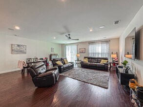 12350 Azure Ln in Fairfax, VA - Building Photo - Building Photo