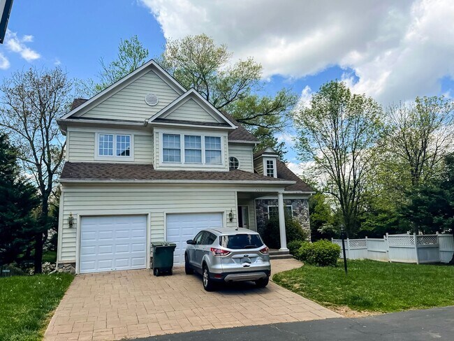 property at 2200 Sarah Woods Ct