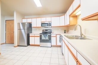 Osgood Townsite Apartments in Fargo, ND - Foto de edificio - Building Photo