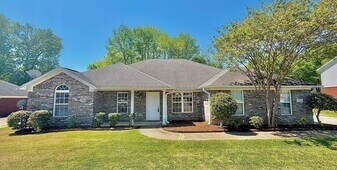 110 Autumn Branch Dr in Madison, AL - Building Photo