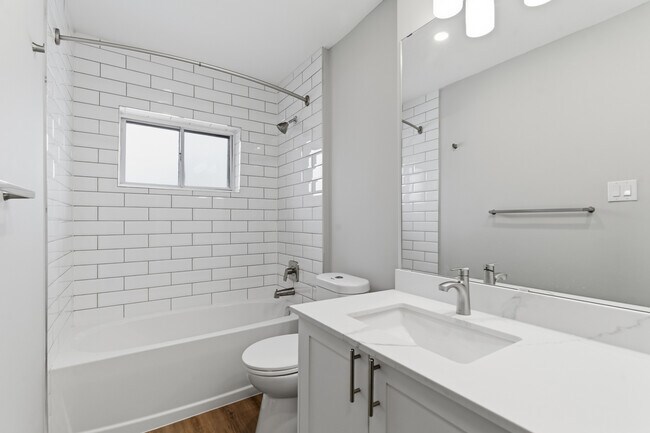 20 Weichel St in Kitchener, ON - Building Photo - Building Photo