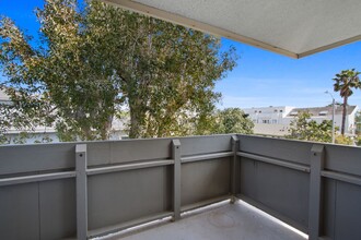 2107 Montana Ave in Santa Monica, CA - Building Photo - Building Photo