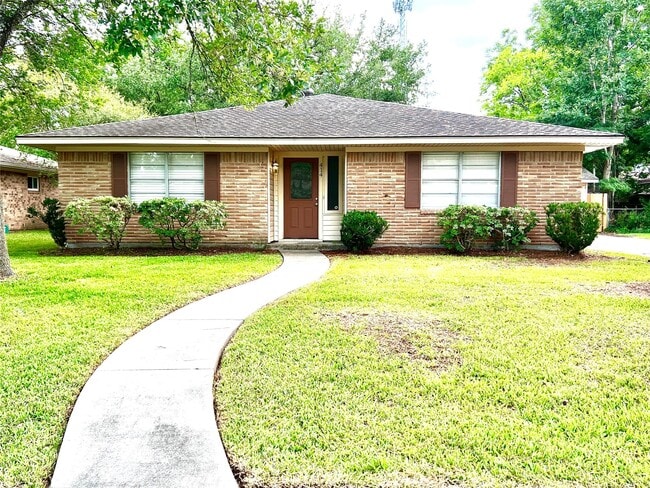 property at 414 Oak Vista Dr