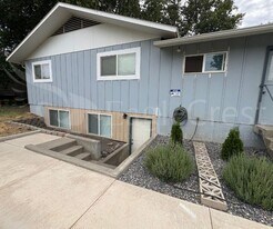 1110SCOLLEGE, Unit 1110SCOLLEGE B in College Place, WA - Building Photo