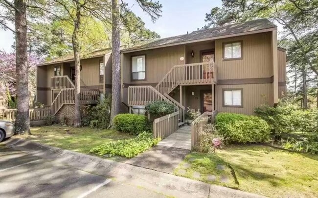 property at 1201 N Pierce St