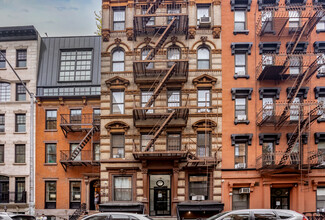 119 W 15th St in New York, NY - Building Photo - Building Photo