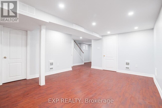 384 Oakwood Ave in Toronto, ON - Building Photo - Building Photo