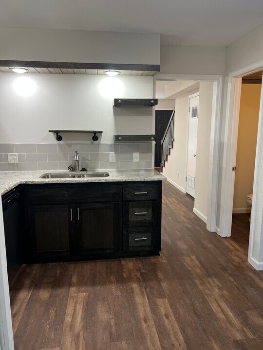 1228 Apple Glen St in Bentonville, AR - Building Photo