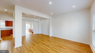 527 Sparkleberry Terrace NE in Leesburg, VA - Building Photo - Building Photo