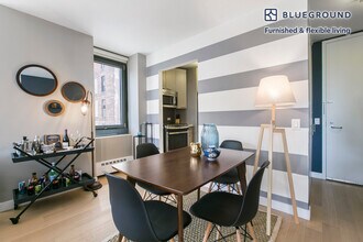 105 Duane St, Unit FL10-ID68 in New York, NY - Building Photo - Building Photo