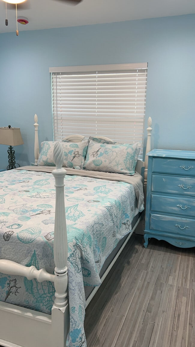 7880 42nd Ave N in St. Petersburg, FL - Building Photo - Building Photo