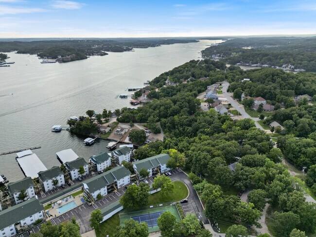 1407 Harbour Towne Dr in Lake Ozark, MO - Building Photo - Building Photo