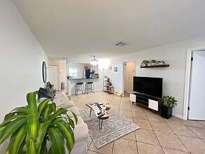 5265 E Bay Dr, Unit 913 in Clearwater, FL - Building Photo - Building Photo