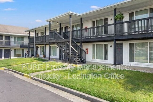 1685 Alexandria Dr in Lexington, KY - Building Photo - Building Photo