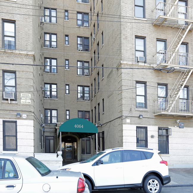 4064 Bronx Blvd in Bronx, NY - Building Photo - Building Photo