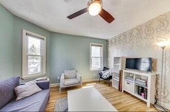 16 Cypress St, Unit Unit # 1 in Somerville, MA - Building Photo - Building Photo