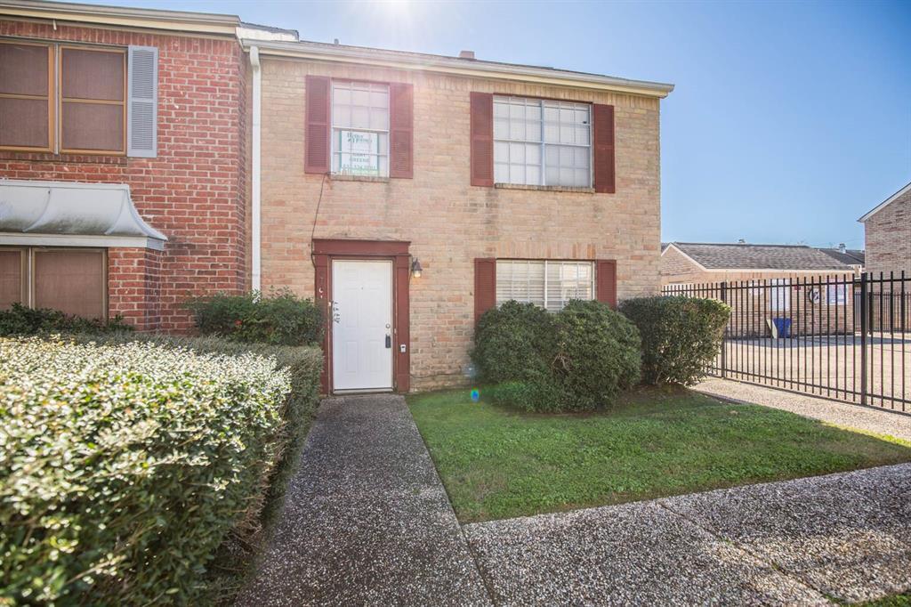 4064 Belle Park Dr in Houston, TX - Building Photo