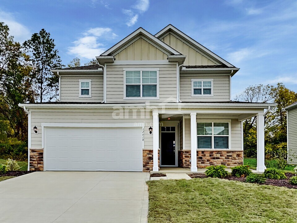 1240 Hill Rd N in Pickerington, OH - Building Photo