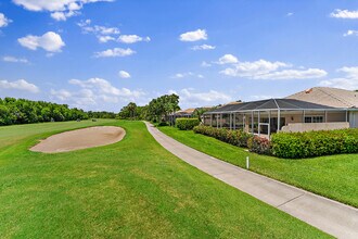 8533 SE Palm Hammock Ln in Hobe Sound, FL - Building Photo - Building Photo