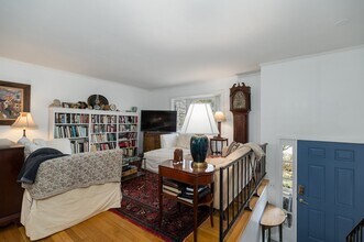 5 Victoria Rd in Manchester by the Sea, MA - Building Photo - Building Photo