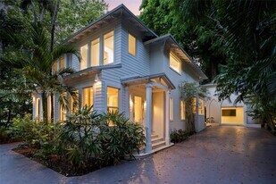 4286 Douglas Rd in Miami, FL - Building Photo