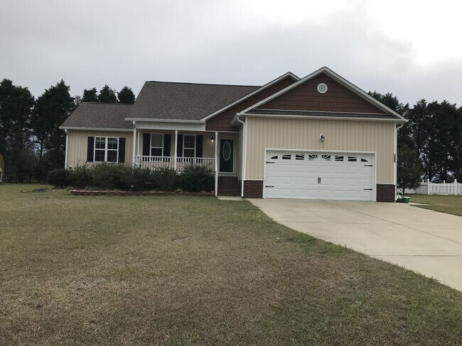 206 Hudson Farm's Way in Dunn, NC - Building Photo - Building Photo