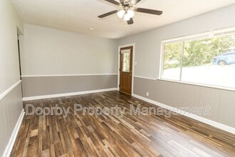 730 Roberta Dr in Rossville, GA - Building Photo - Building Photo