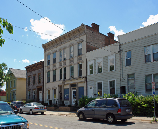 571-573 1st St in Troy, NY - Foto de edificio - Building Photo