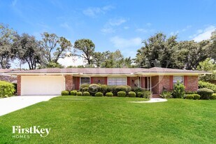 959 Parkridge Cir E in Jacksonville, FL - Building Photo