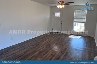 111 Anita Plaza in Carl Junction, MO - Foto de edificio - Building Photo