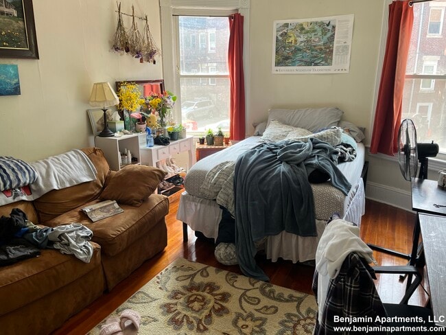 1595 Beacon St, Unit 4 in Brookline, MA - Foto de edificio - Building Photo