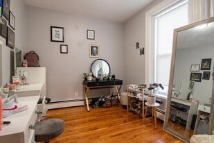 117 Elm St, Unit 2 in Newton, MA - Building Photo