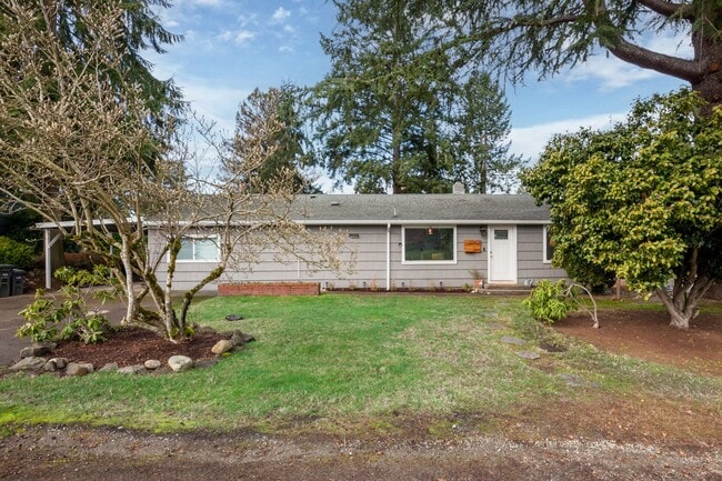 property at 20405 8th Ave S
