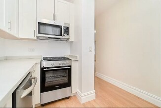 226 E 22nd St-Unit -1 in New York, NY - Building Photo - Building Photo