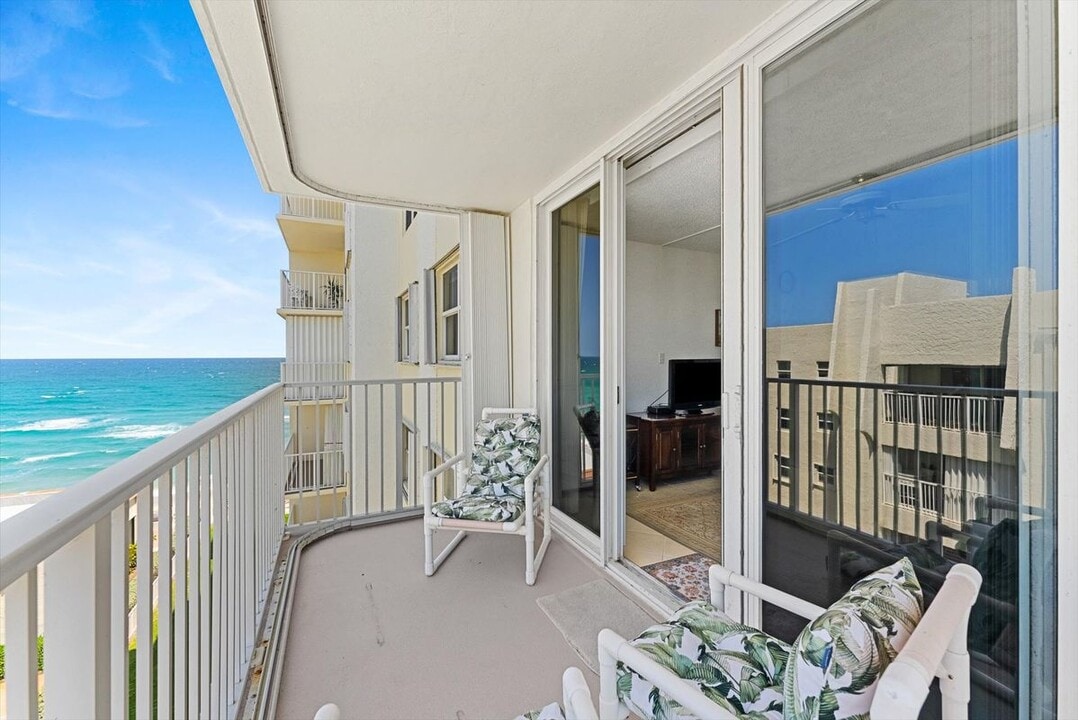 3540 S Ocean Blvd in South Palm Beach, FL - Building Photo