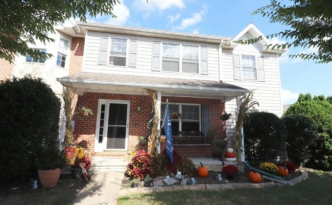 property at 641 Chickadee Dr