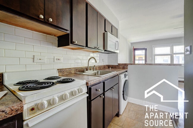 1735 W Bryn Mawr Ave, Unit 10 in Chicago, IL - Foto de edificio - Building Photo